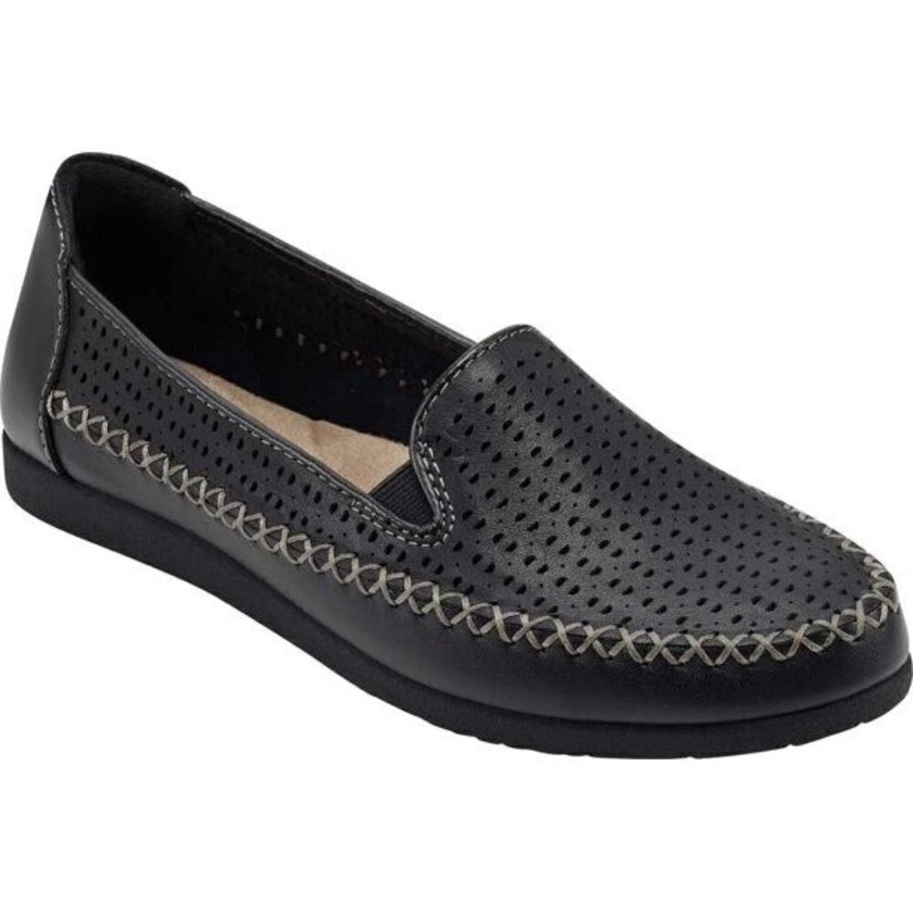 EARRTH origins BNWT "Lizzy" perforated casual flats sz 7 leather